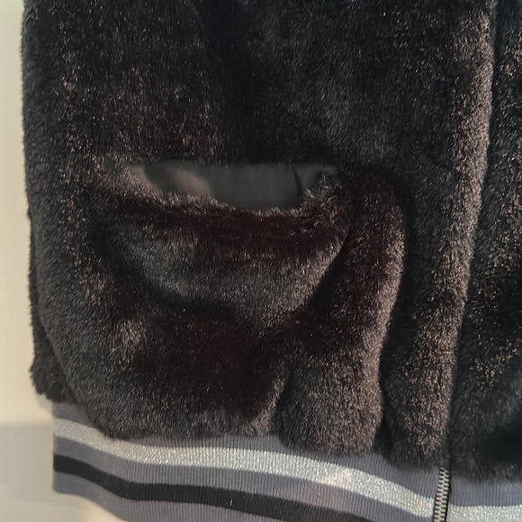 Girls vest - Picture 4 of 6